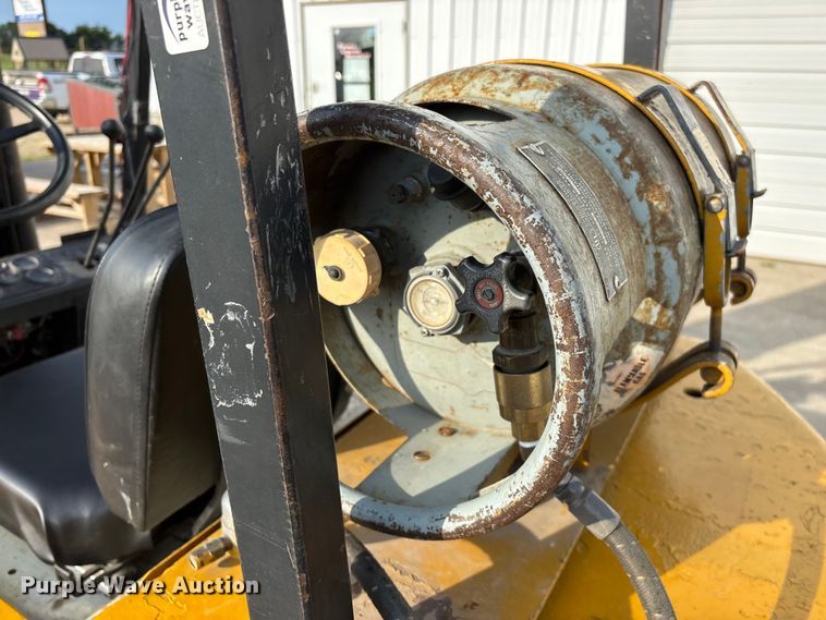 image for item EO4438 1984 Yale GLC050RCJUAE083 forklift