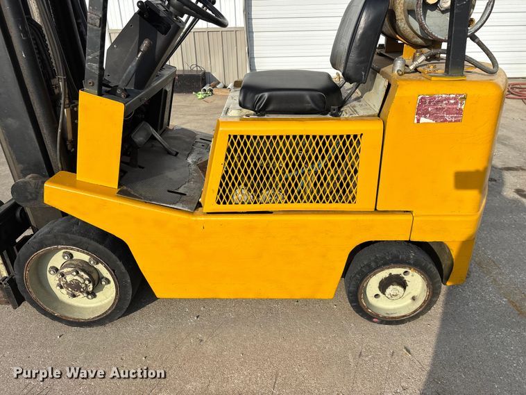 image for item EO4438 1984 Yale GLC050RCJUAE083 forklift