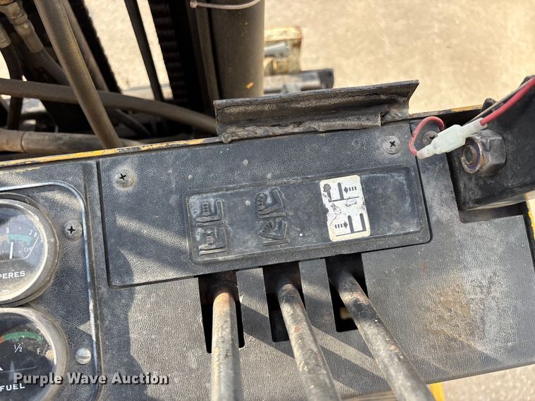 image for item EO4438 1984 Yale GLC050RCJUAE083 forklift