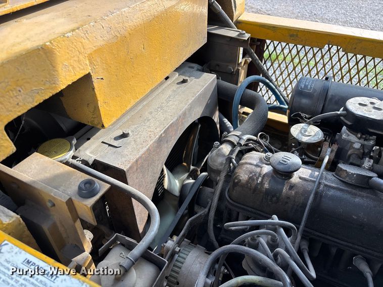 image for item EO4438 1984 Yale GLC050RCJUAE083 forklift