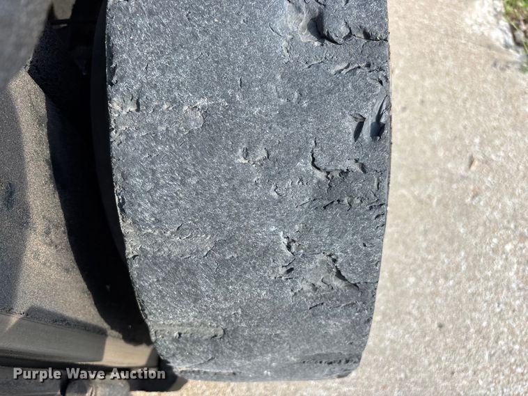 image for item EO4438 1984 Yale GLC050RCJUAE083 forklift