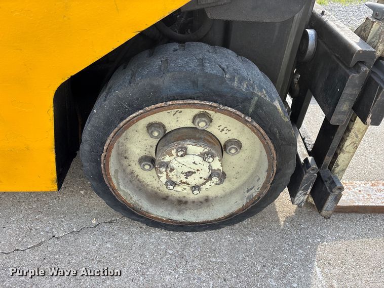 image for item EO4438 1984 Yale GLC050RCJUAE083 forklift