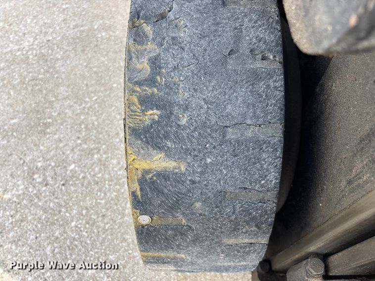 image for item EO4438 1984 Yale GLC050RCJUAE083 forklift