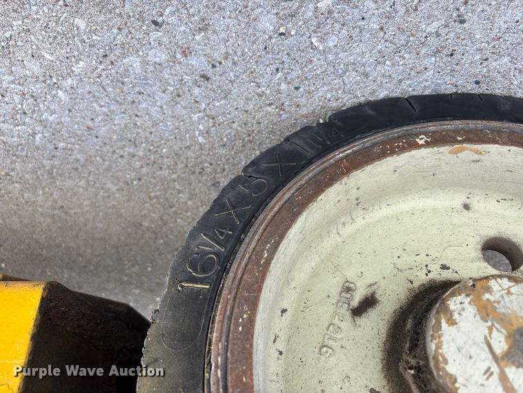 image for item EO4438 1984 Yale GLC050RCJUAE083 forklift