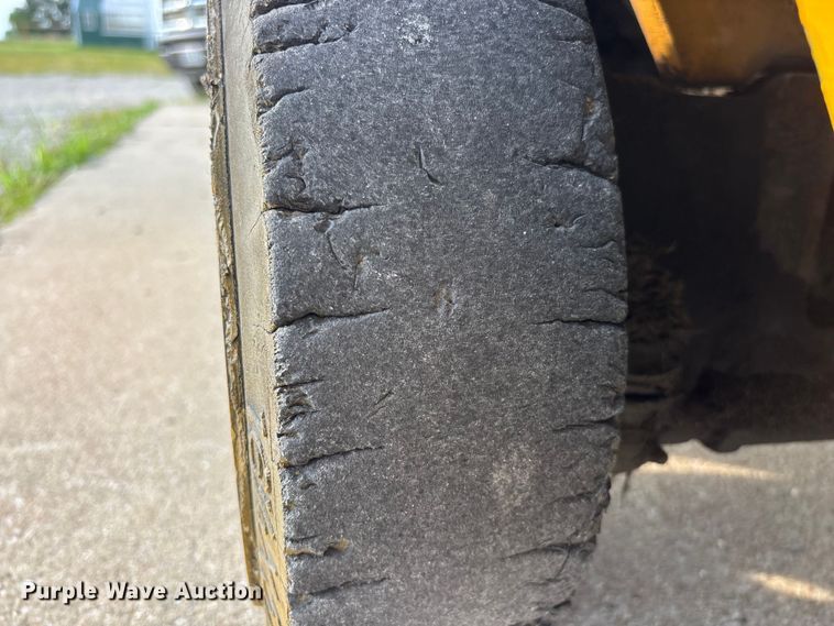 image for item EO4438 1984 Yale GLC050RCJUAE083 forklift