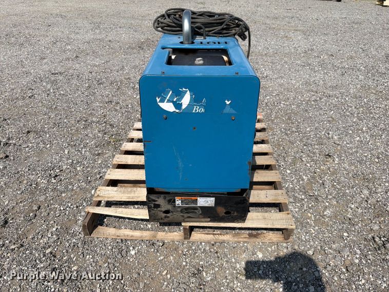 image for item EO8622 Miller Bobcat 225 welder/generator