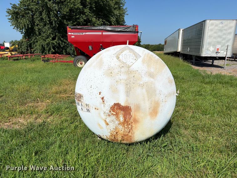 image for item EO8631 Colombian Steel Tank Co. propane tank