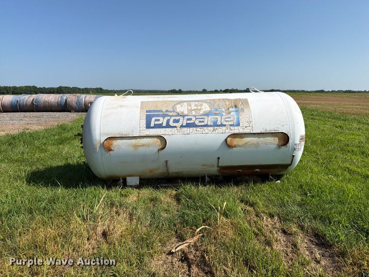 image for item EO8631 Colombian Steel Tank Co. propane tank