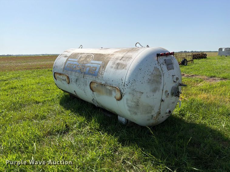 image for item EO8631 Colombian Steel Tank Co. propane tank