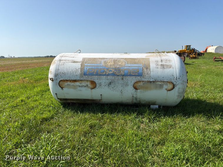 image for item EO8631 Colombian Steel Tank Co. propane tank