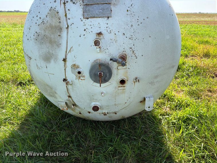 image for item EO8631 Colombian Steel Tank Co. propane tank