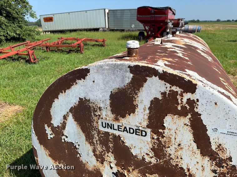 image for item EO8632 (2) 1000 gallon fuel tanks