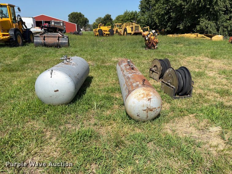 image for item EO8634 (2) propane tanks