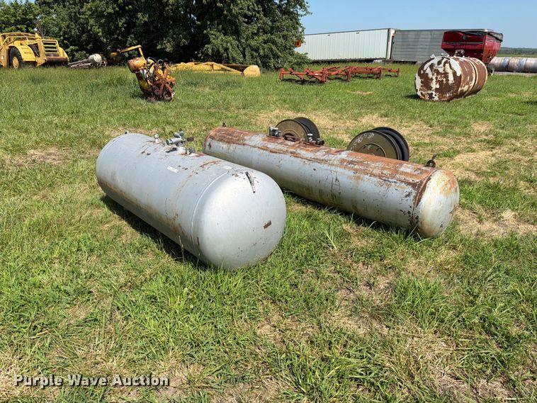 image for item EO8634 (2) propane tanks