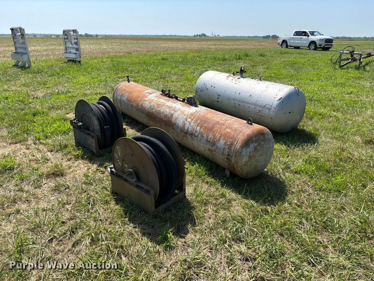 image for item EO8634 (2) propane tanks