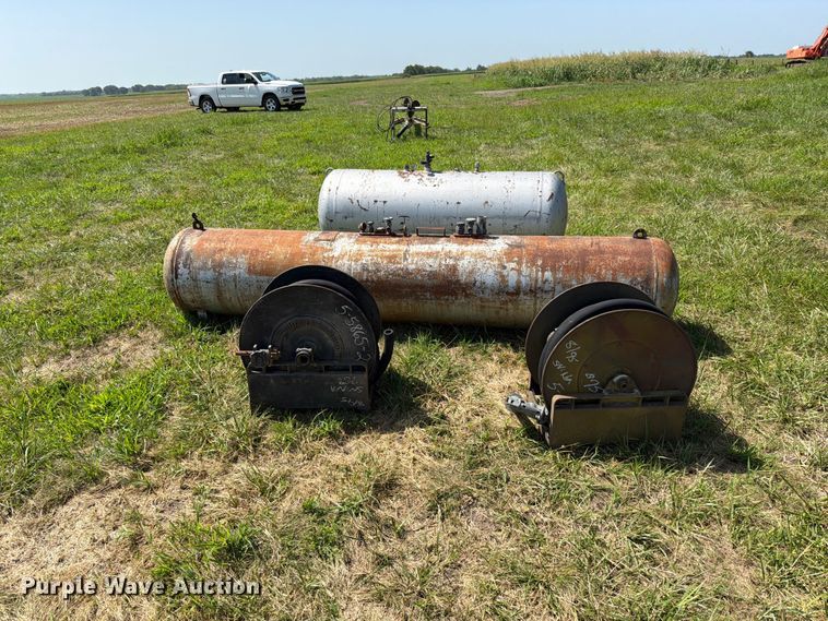 image for item EO8634 (2) propane tanks
