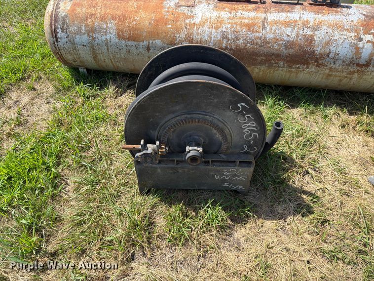 image for item EO8634 (2) propane tanks