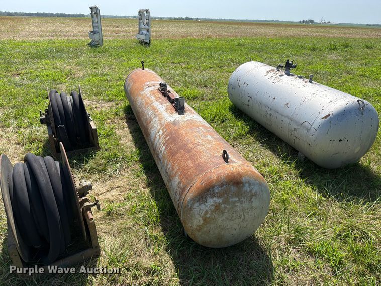 image for item EO8634 (2) propane tanks