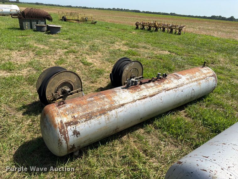 image for item EO8634 (2) propane tanks