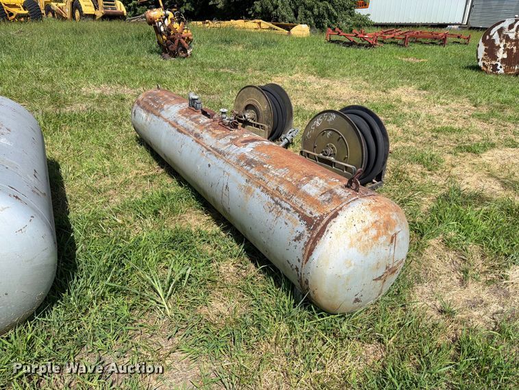 image for item EO8634 (2) propane tanks