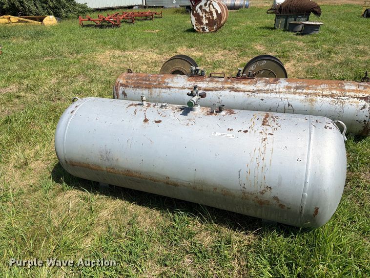 image for item EO8634 (2) propane tanks