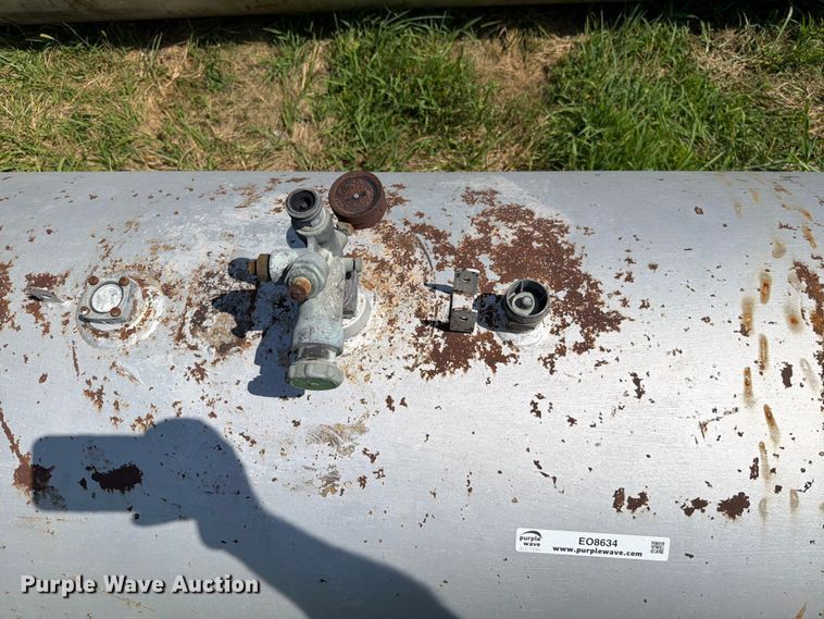 image for item EO8634 (2) propane tanks