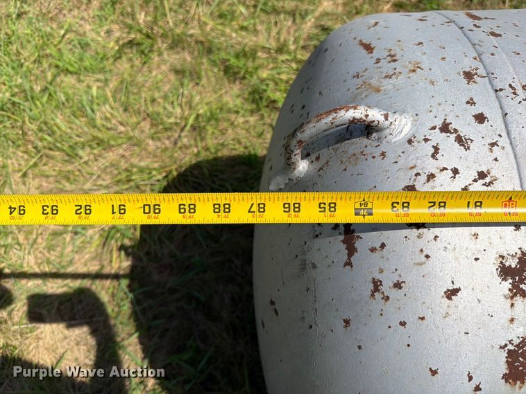image for item EO8634 (2) propane tanks