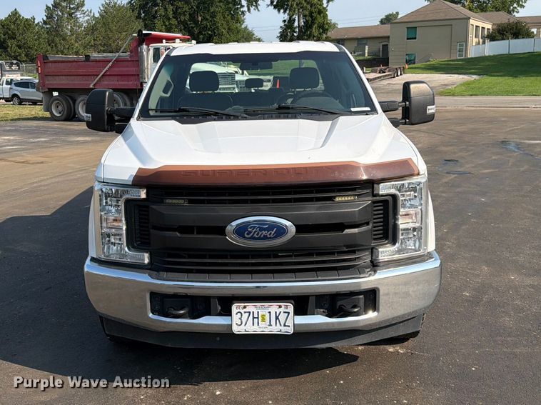 image for item EO8645 2019 Ford F250 Super Duty XL Ext. Cab pickup truck