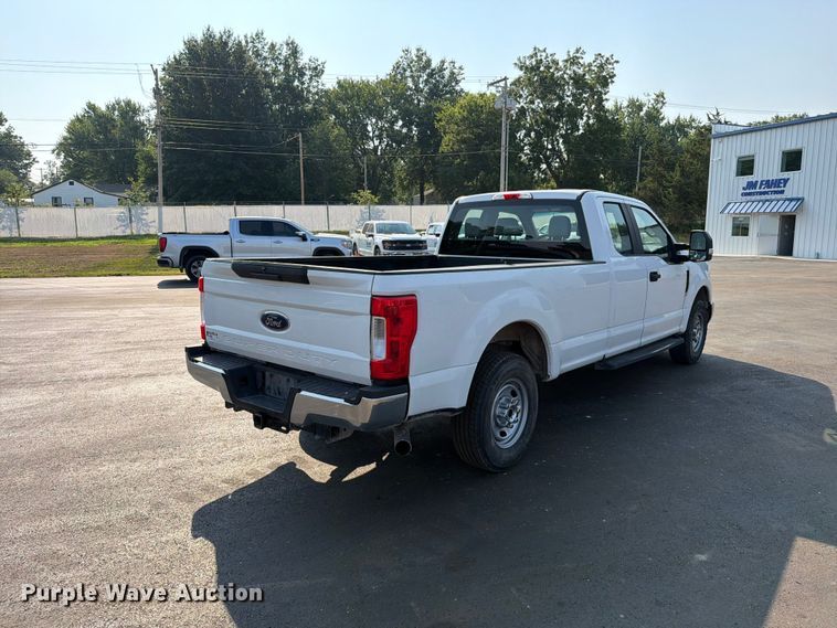 image for item EO8645 2019 Ford F250 Super Duty XL Ext. Cab pickup truck