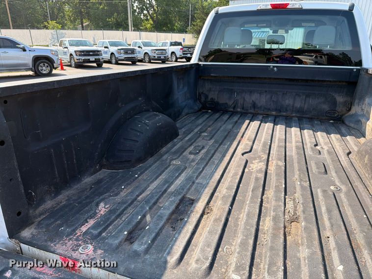image for item EO8645 2019 Ford F250 Super Duty XL Ext. Cab pickup truck