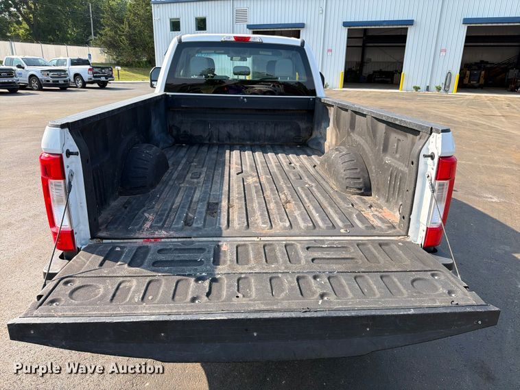 image for item EO8645 2019 Ford F250 Super Duty XL Ext. Cab pickup truck