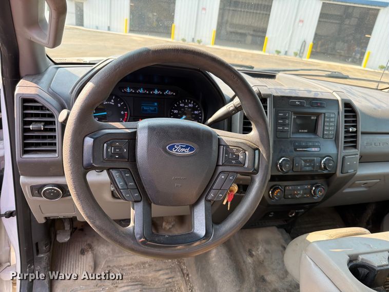 image for item EO8645 2019 Ford F250 Super Duty XL Ext. Cab pickup truck