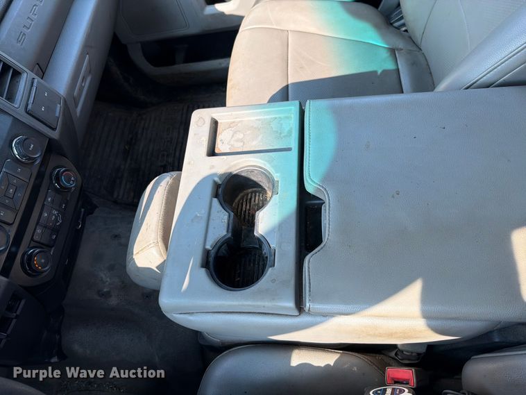 image for item EO8645 2019 Ford F250 Super Duty XL Ext. Cab pickup truck