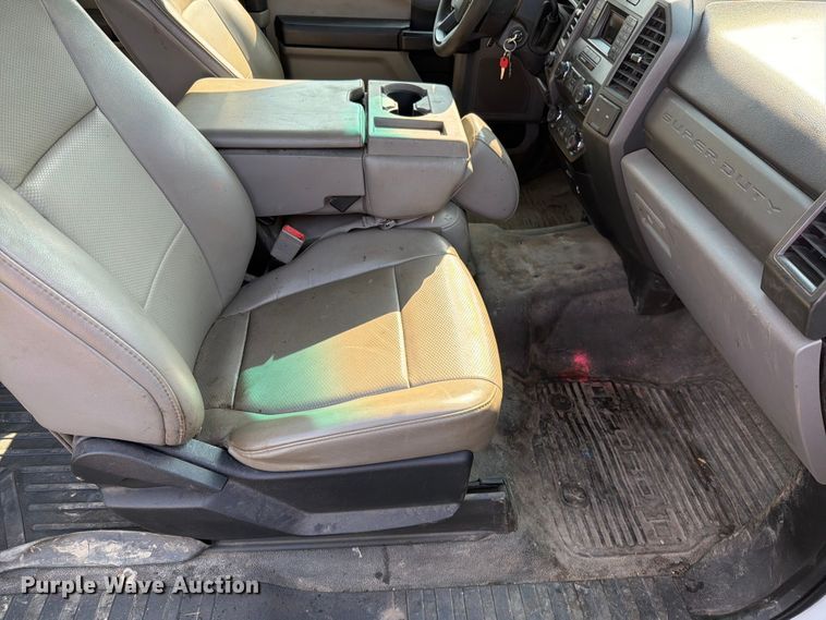 image for item EO8645 2019 Ford F250 Super Duty XL Ext. Cab pickup truck