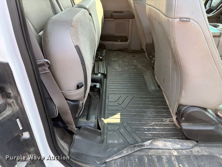 image for item EO8645 2019 Ford F250 Super Duty XL Ext. Cab pickup truck