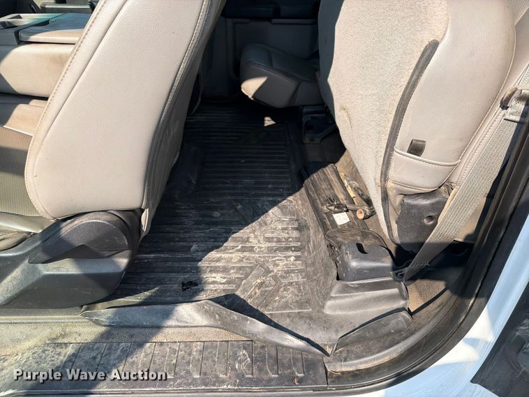 image for item EO8645 2019 Ford F250 Super Duty XL Ext. Cab pickup truck