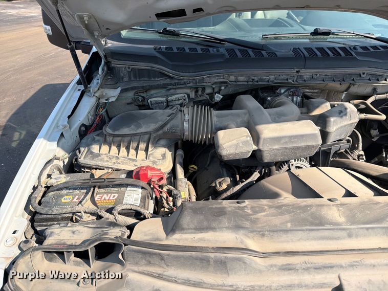 image for item EO8645 2019 Ford F250 Super Duty XL Ext. Cab pickup truck