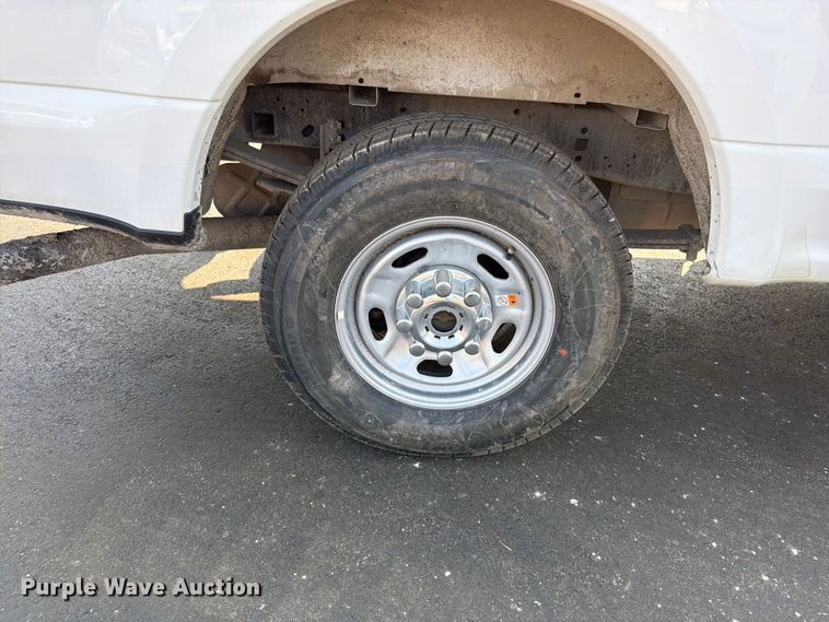 image for item EO8645 2019 Ford F250 Super Duty XL Ext. Cab pickup truck