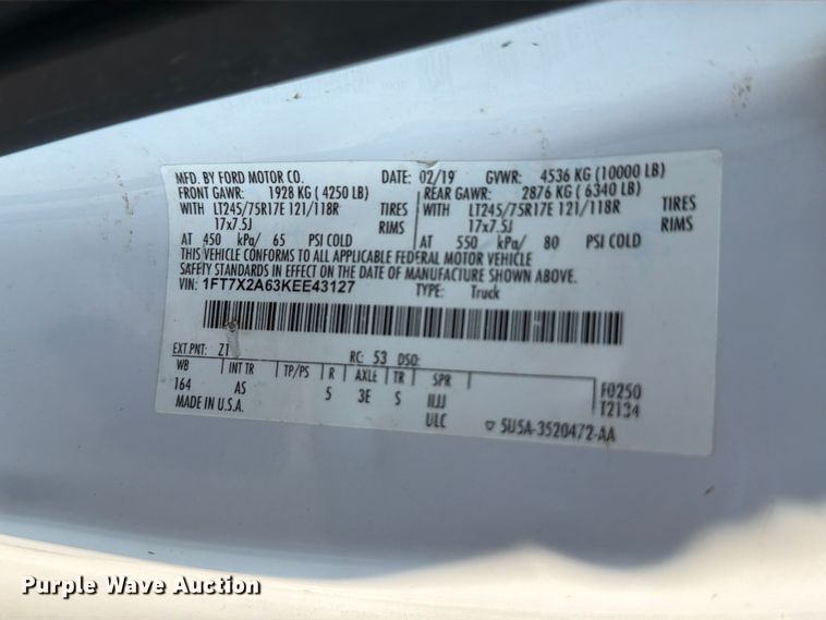 image for item EO8645 2019 Ford F250 Super Duty XL Ext. Cab pickup truck