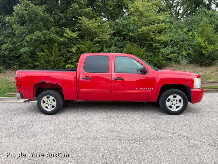 image for item EO8653 2009 Chevrolet Silverado 1500 Crew Cab pickup truck