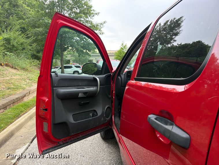 image for item EO8653 2009 Chevrolet Silverado 1500 Crew Cab pickup truck