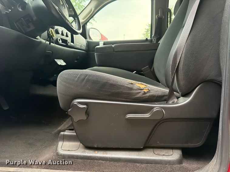 image for item EO8653 2009 Chevrolet Silverado 1500 Crew Cab pickup truck