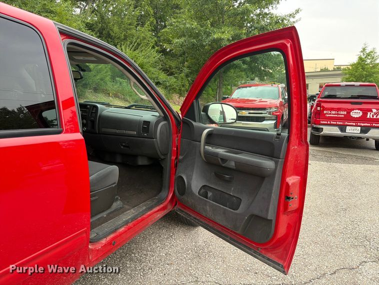 image for item EO8653 2009 Chevrolet Silverado 1500 Crew Cab pickup truck