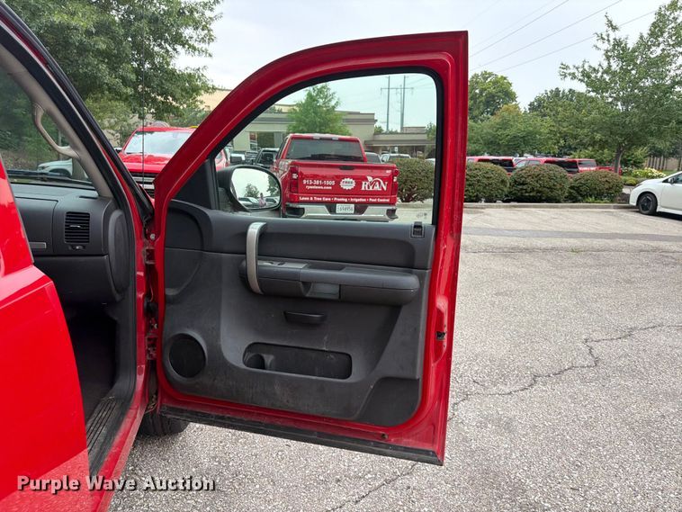 image for item EO8653 2009 Chevrolet Silverado 1500 Crew Cab pickup truck