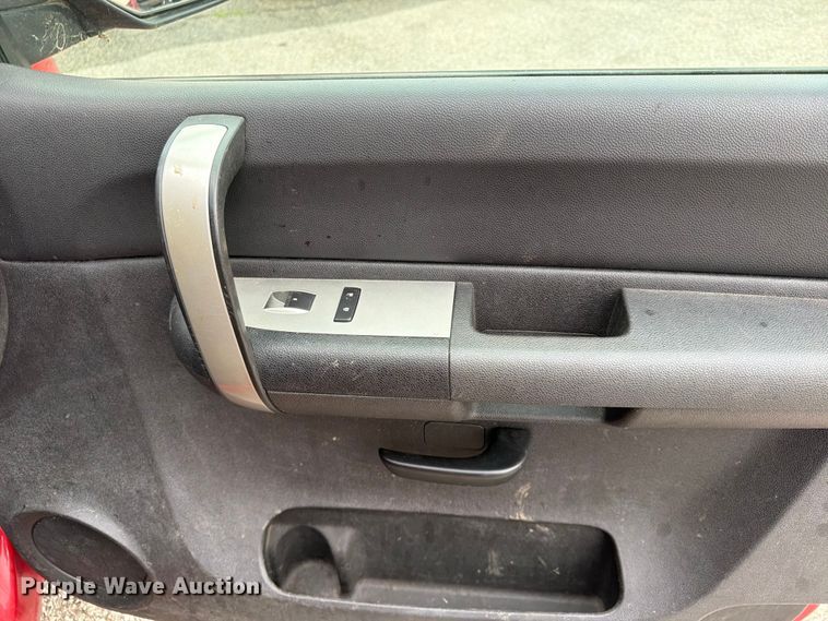 image for item EO8653 2009 Chevrolet Silverado 1500 Crew Cab pickup truck