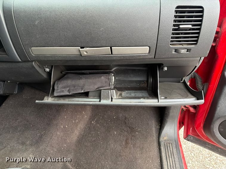 image for item EO8653 2009 Chevrolet Silverado 1500 Crew Cab pickup truck