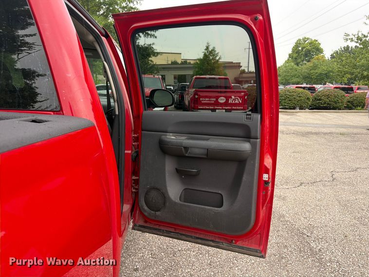 image for item EO8653 2009 Chevrolet Silverado 1500 Crew Cab pickup truck