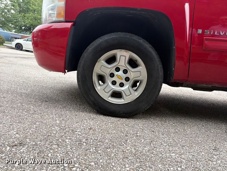 image for item EO8653 2009 Chevrolet Silverado 1500 Crew Cab pickup truck