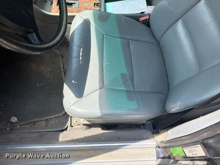 image for item EO8669 1983 Mercedes-Benz 300 