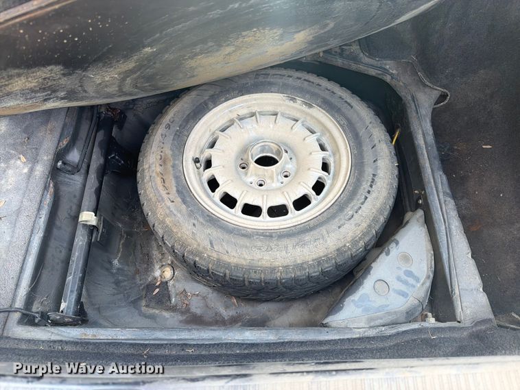 image for item EO8669 1983 Mercedes-Benz 300 